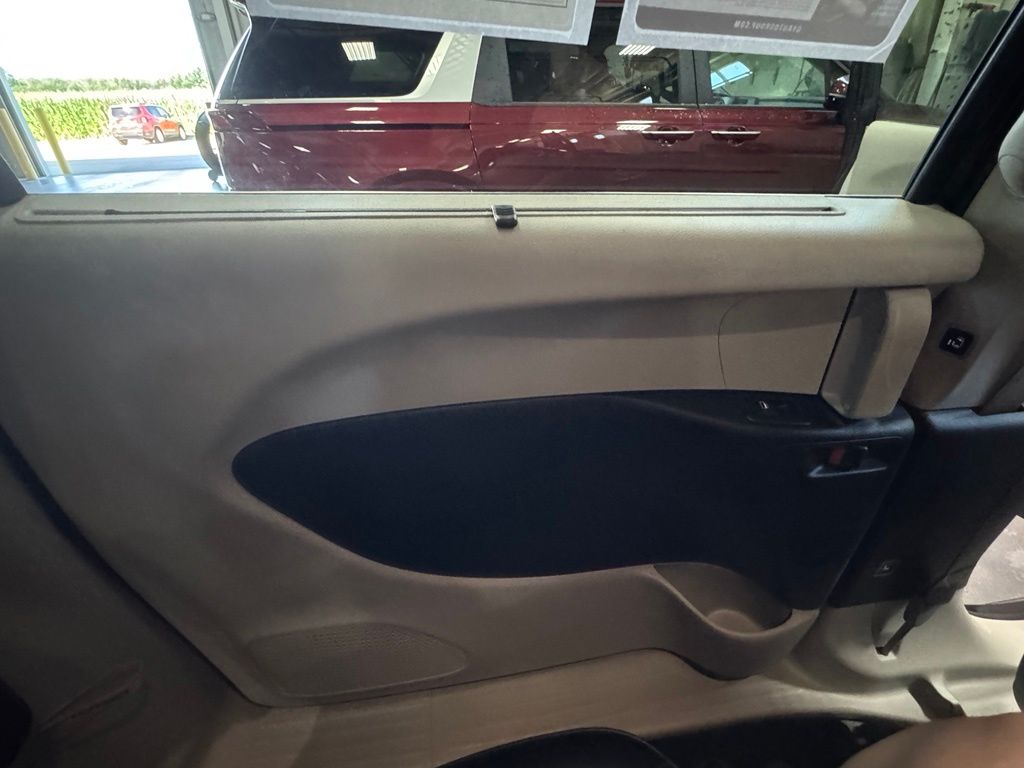 Used 2023 Chrysler Pacifica Van
