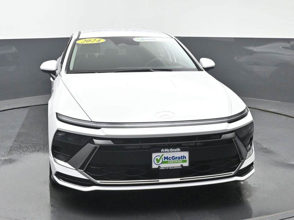 Certified Used 2024 White Hyundai SEL image 4