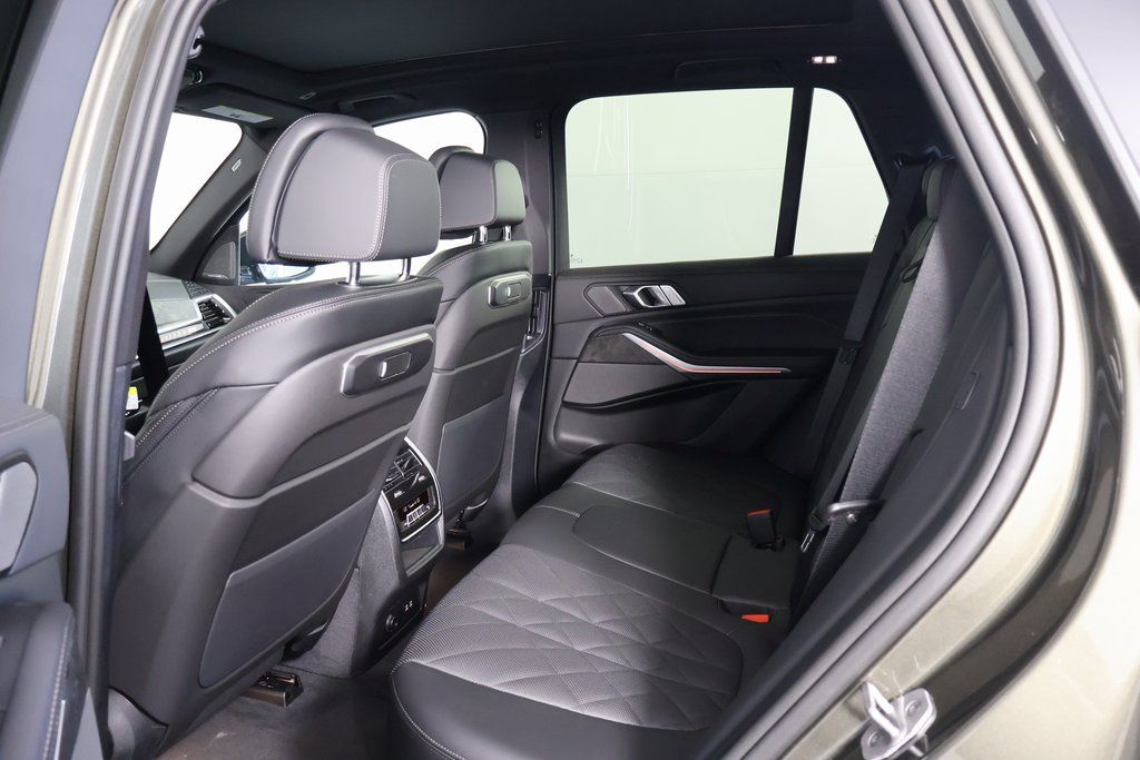 Thumbnail: 2026 BMW X5 - 6