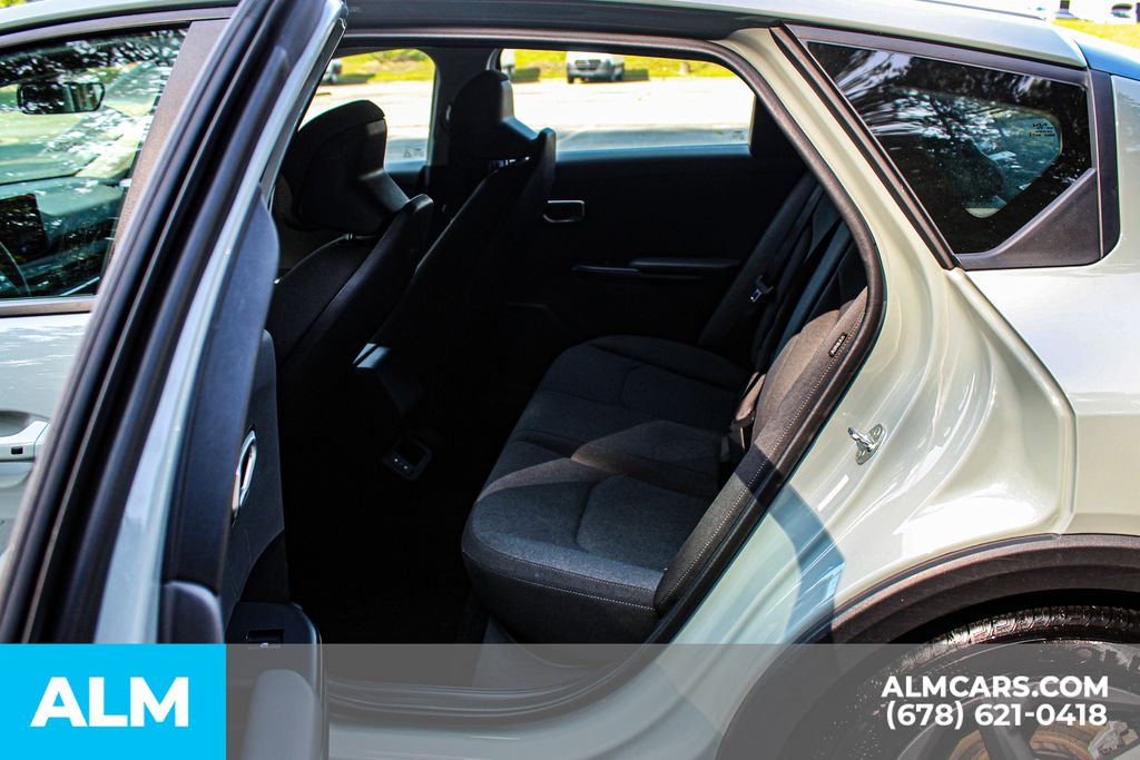 Used 2025 Gray Kia LXS image 18
