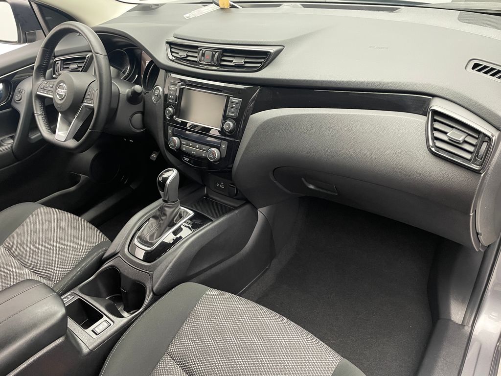 Thumbnail: 2022 Nissan Rogue Sport - 16