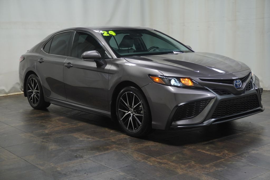 2024 Toyota Camry Hybrid SE