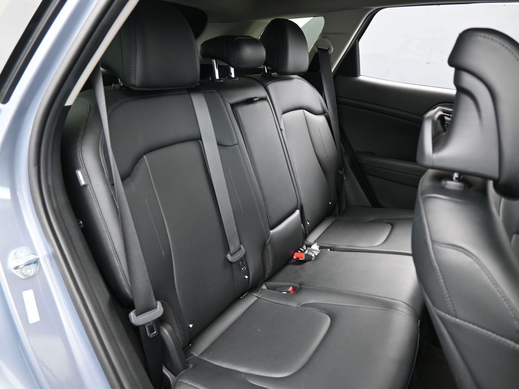 Used 2025 Everlasting Silver Kia EX image 46