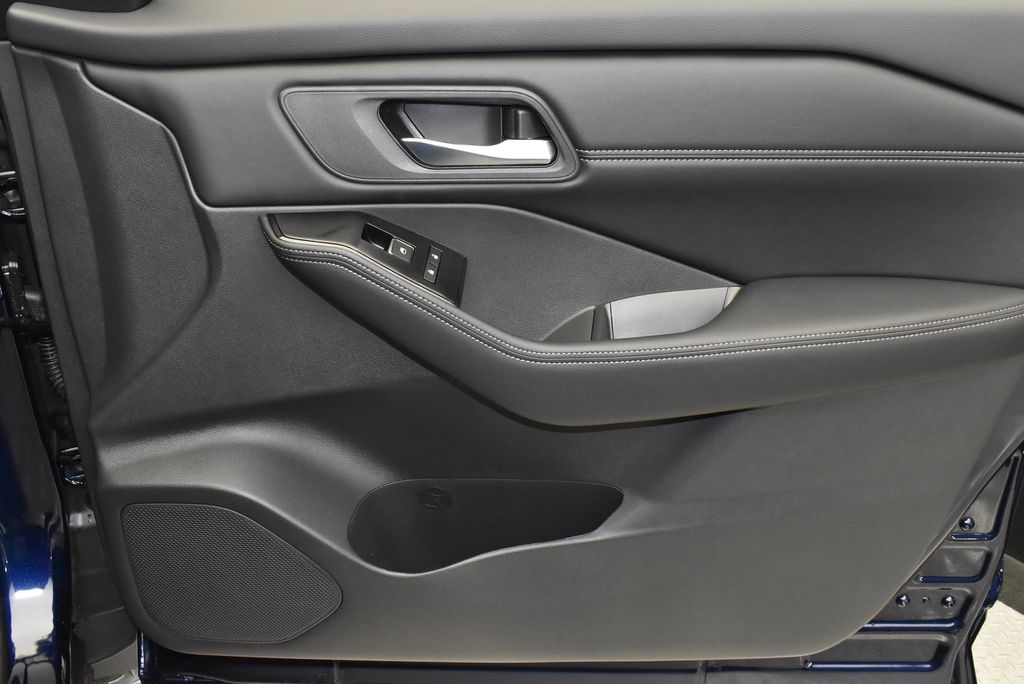 Thumbnail: 2025 Nissan Rogue - 23