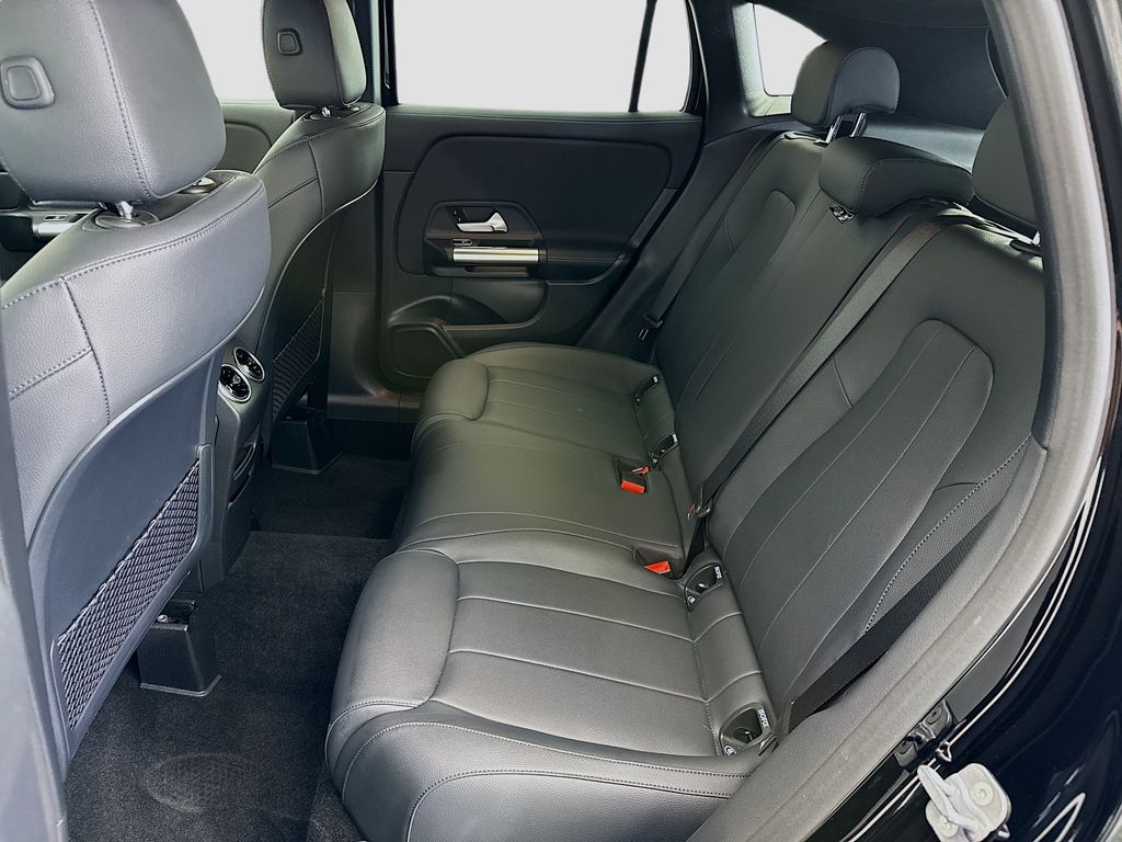 Thumbnail: 2025 Mercedes-Benz GLA - 19