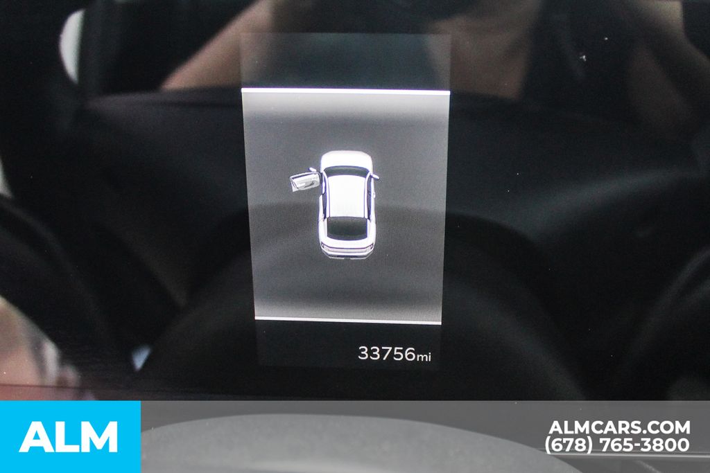 Used 2025 White Kia LXS image 39