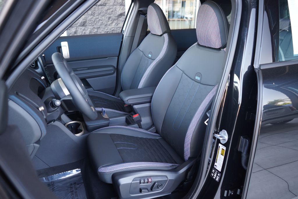 Thumbnail: 2027 MINI Cooper Countryman - 7