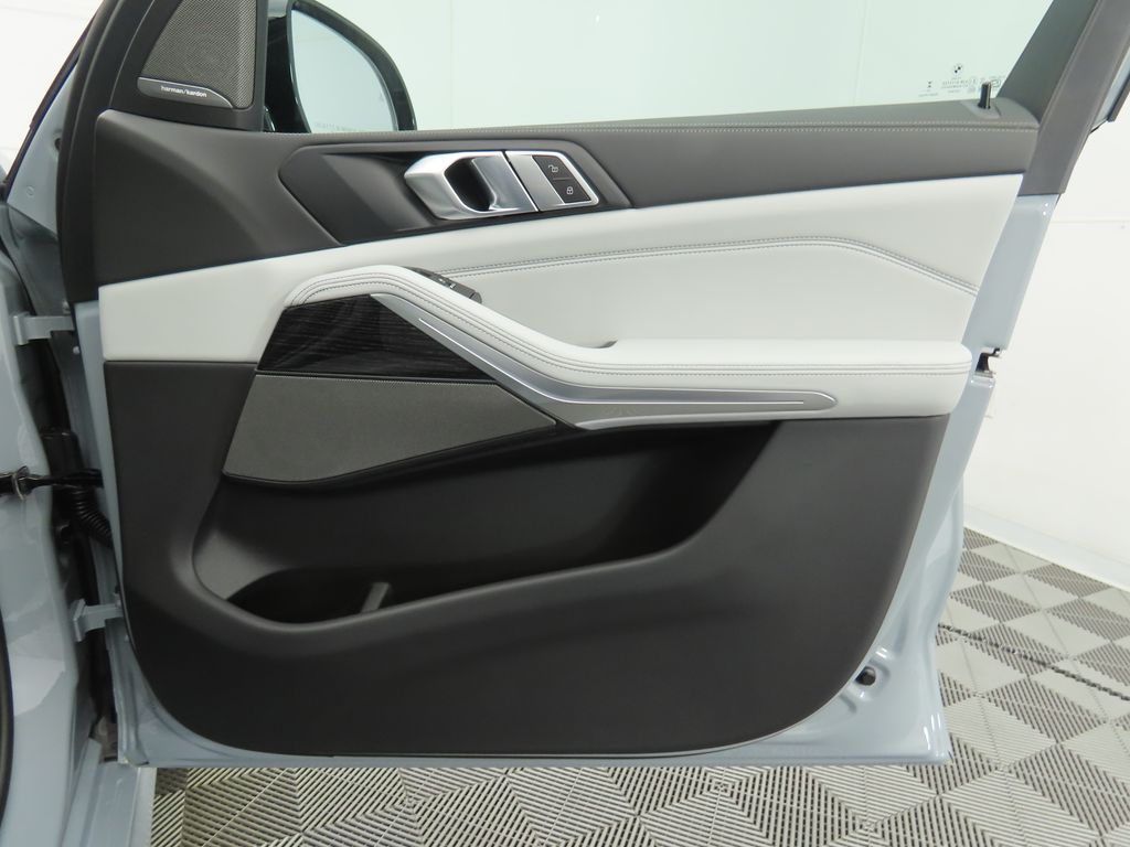 Thumbnail: 2026 BMW X5 - 26