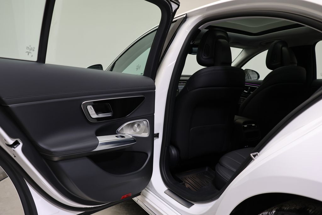 2025 Mercedes-Benz E-Class E350 - Photo 40