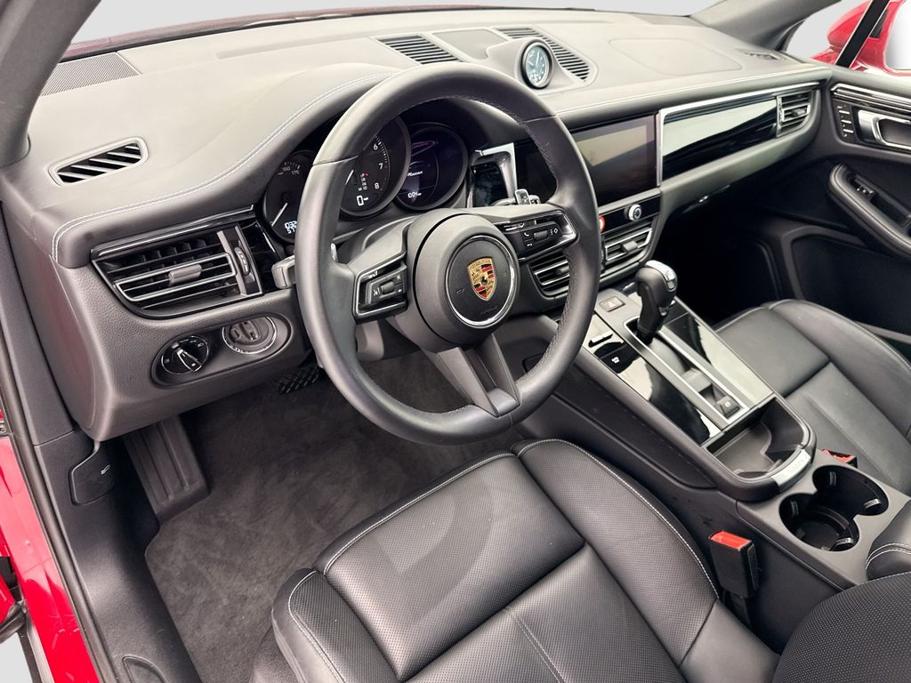 Thumbnail: 2025 Porsche Macan - 4