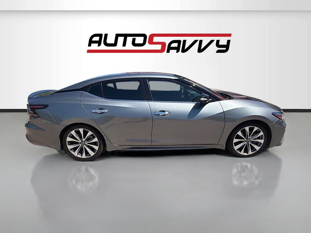 Used 2023 Gray Nissan Platinum image 8