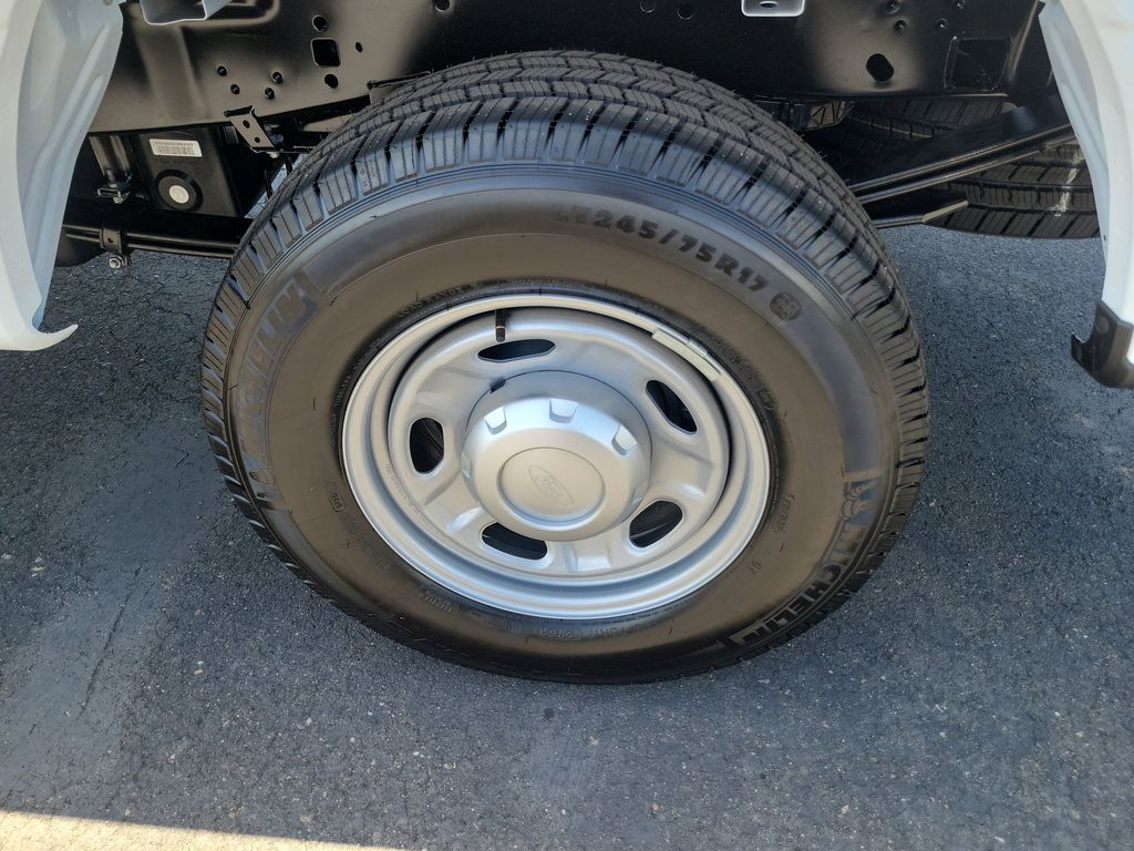 View vehicle photo 7