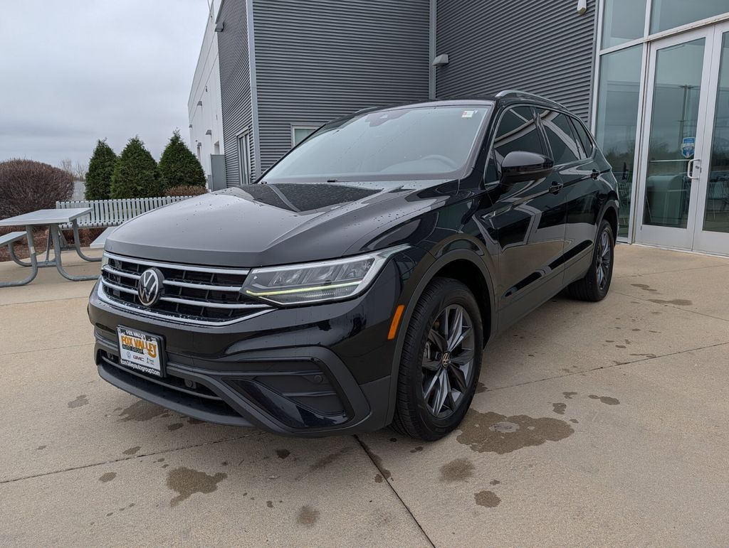 View vehicle photo 7