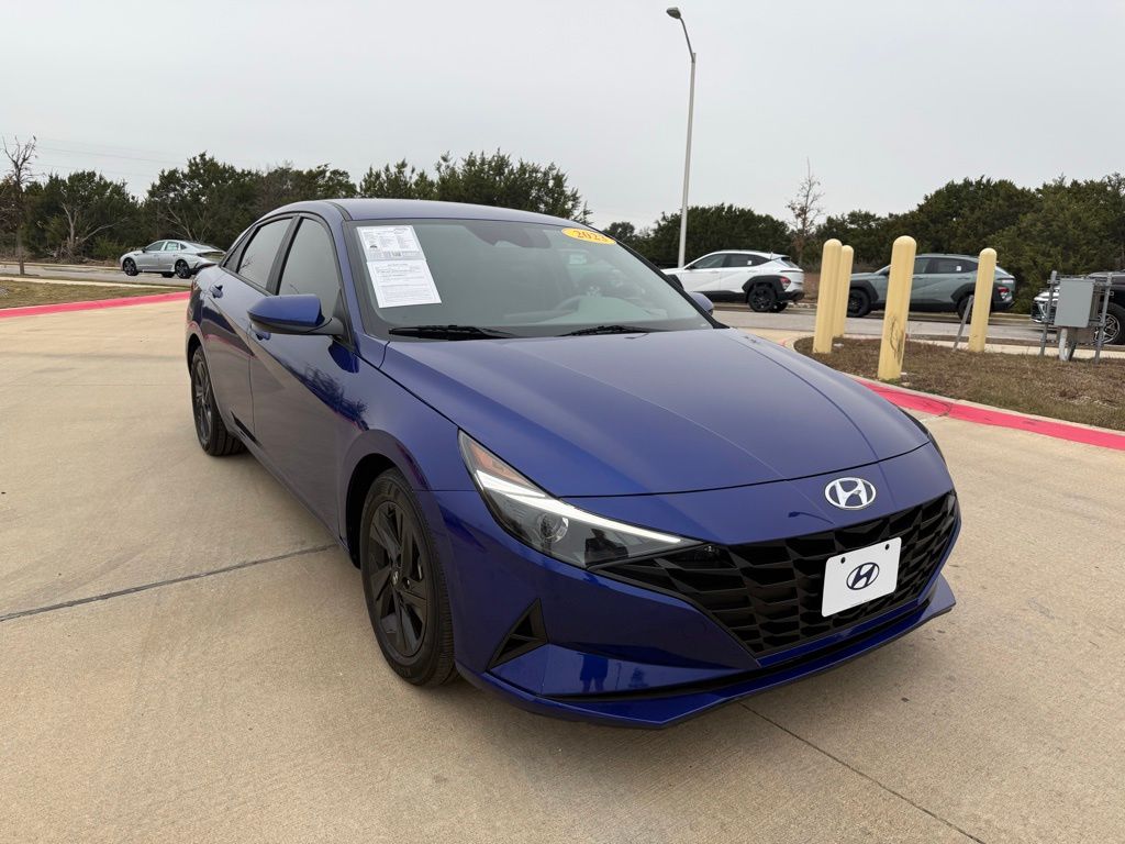 Thumbnail: 2023 Hyundai Elantra - 3