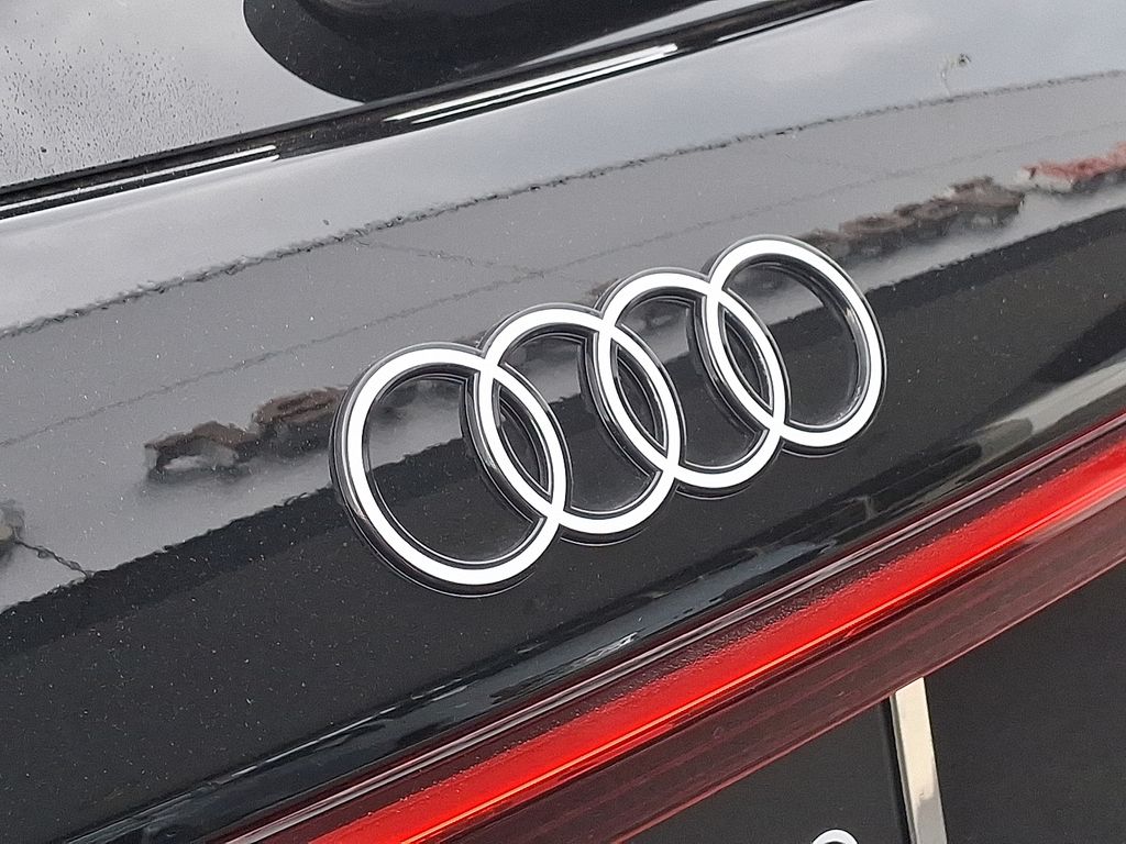 Thumbnail: 2025 Audi Q6 e-tron - 29