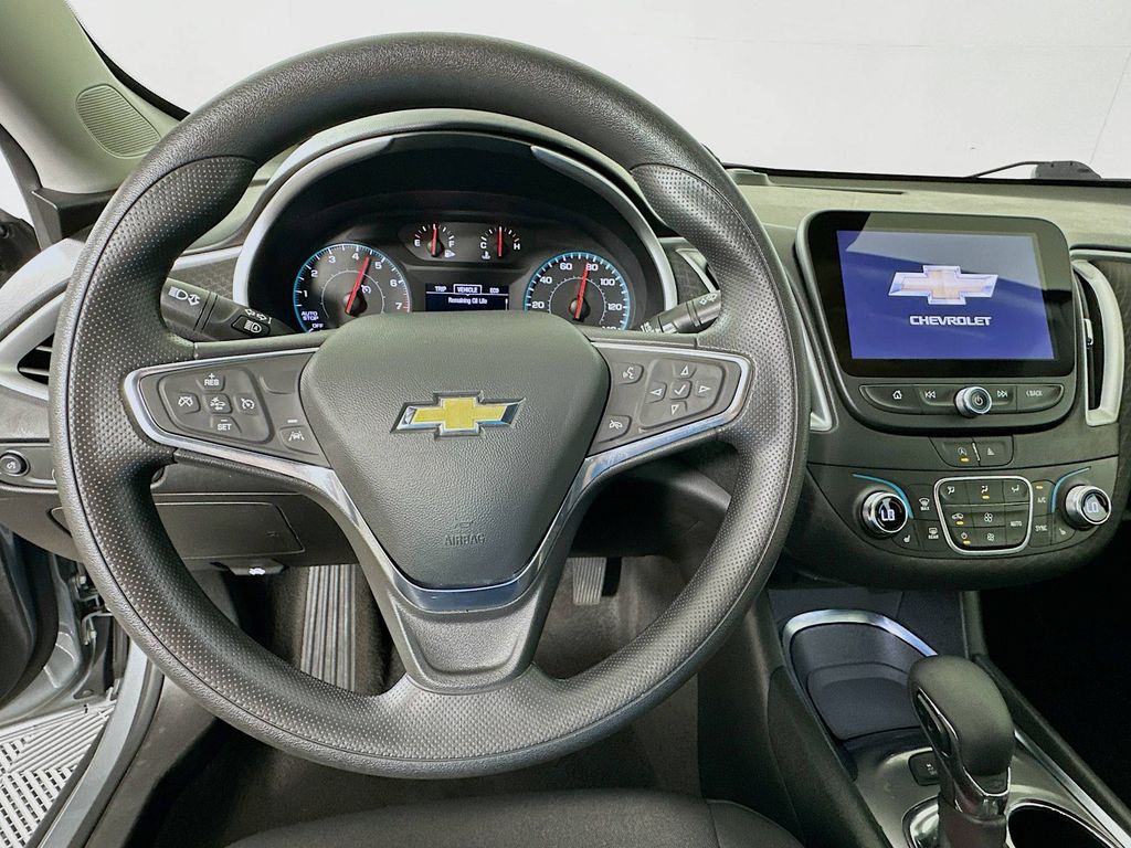 Thumbnail: 2024 Chevrolet Malibu - 11