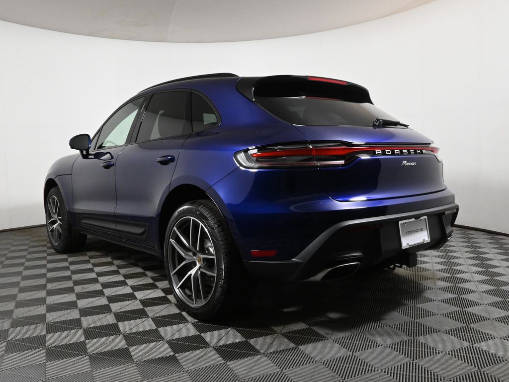 Thumbnail: 2025 Porsche Macan - 3