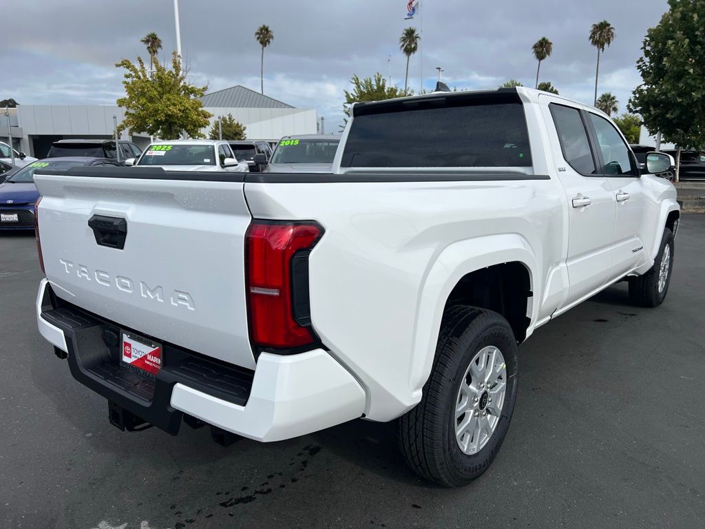 2025 Toyota Tacoma SR5 Double Cab photo 3