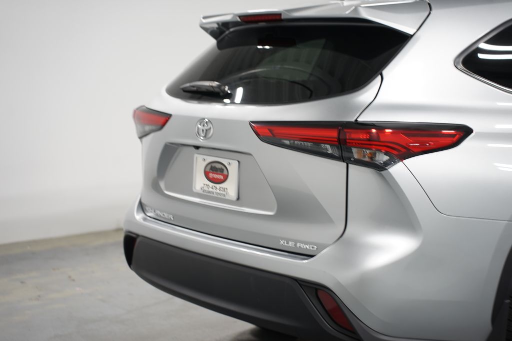 2023 Toyota Highlander XLE 9