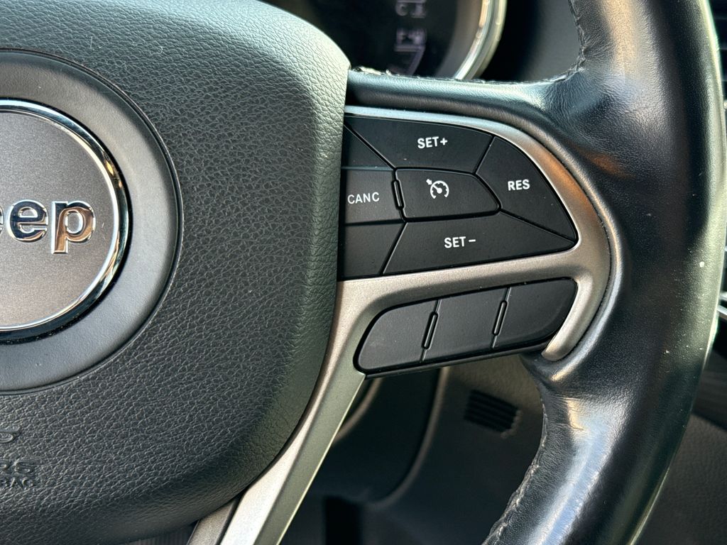 Used 2020 Silver Jeep Laredo E image 16
