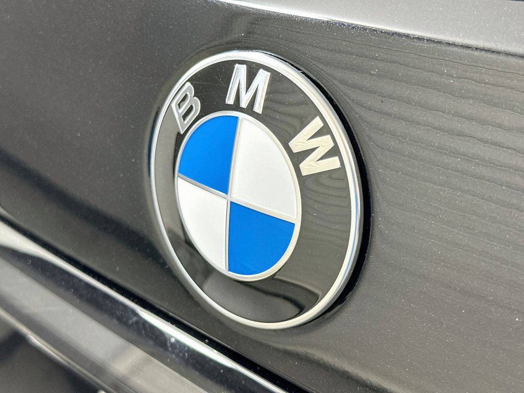 Thumbnail: 2027 BMW X7 - 22