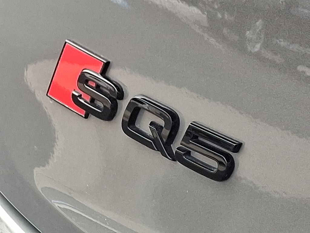 Thumbnail: 2023 Audi SQ5 - 31