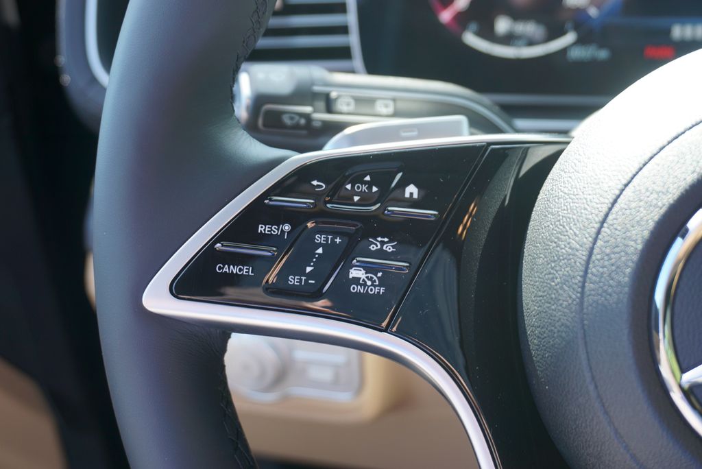 Thumbnail: 2026 Mercedes-Benz GLE - 29