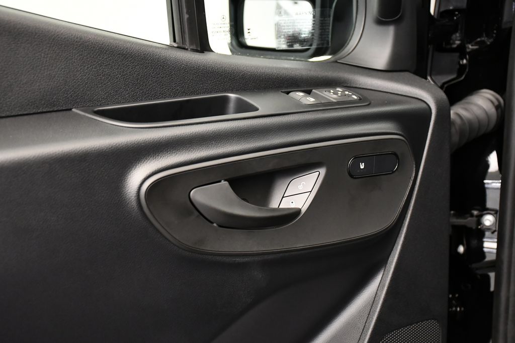 Thumbnail: 2025 Mercedes-Benz Sprinter - 21