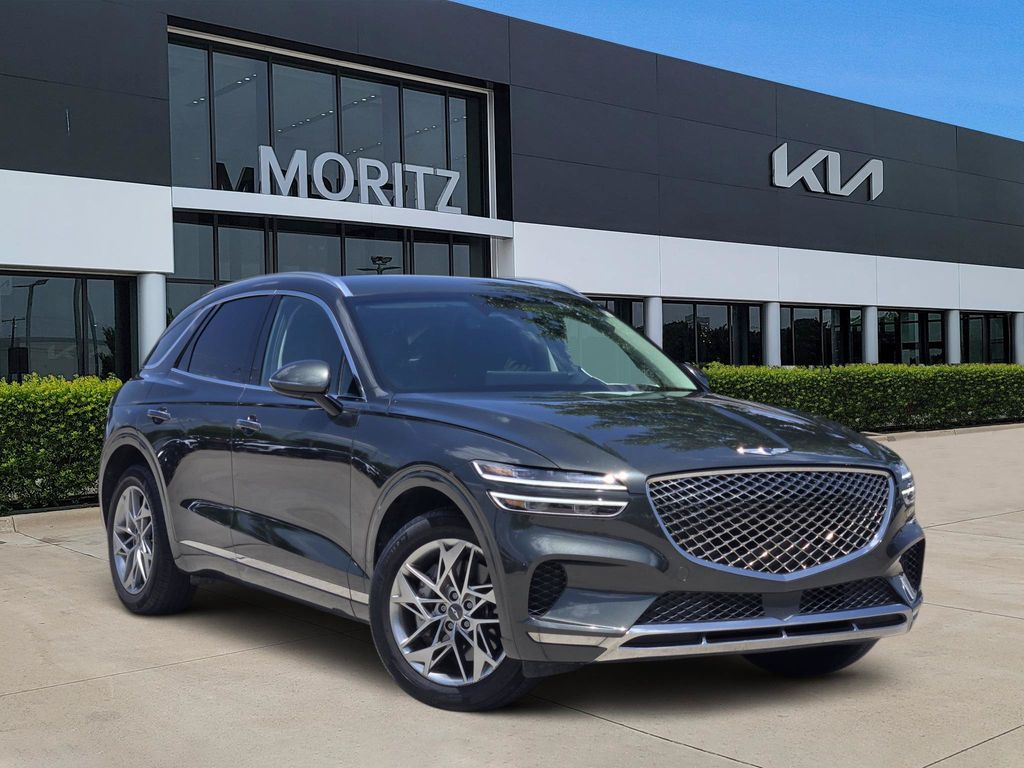  2025 Genesis GV70 2.5T Standard AWD   