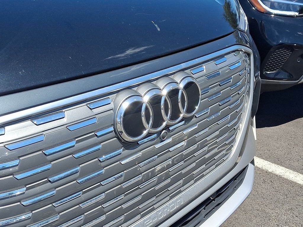 Thumbnail: 2023 Audi Q4 e-tron - 4