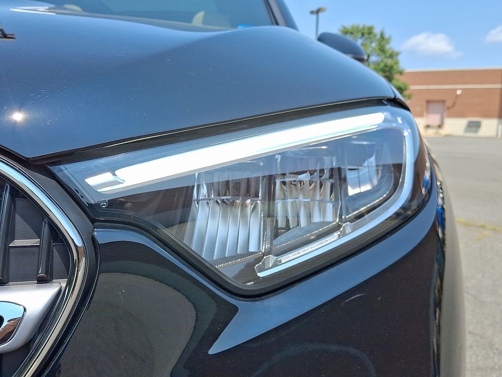 Thumbnail: 2026 Mercedes-Benz GLC - 9