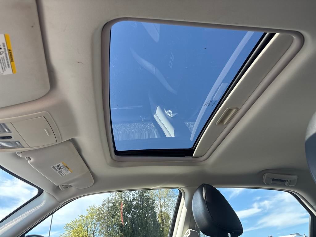2008 Cool Vanilla Clearcoat Chrysler 300 Dub Edition RWD Sedan