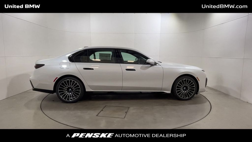 2025 BMW 7 Series 740i 9