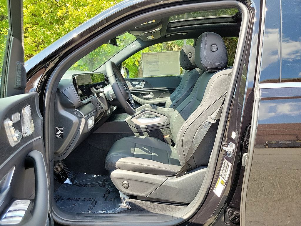 Thumbnail: 2025 Mercedes-Benz GLS - 9