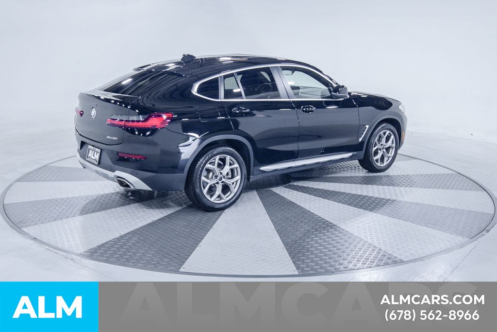 Used 2025 Black BMW xDrive30i image 10