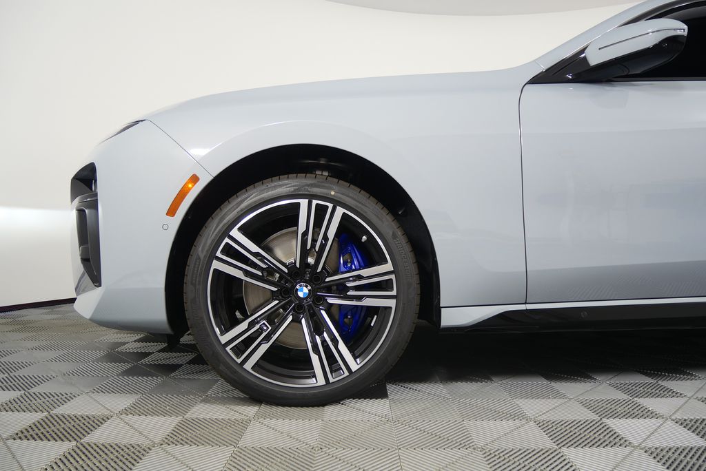 Thumbnail: 2025 BMW 7 Series - 7