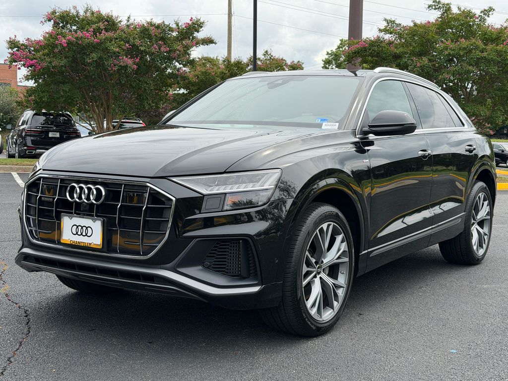 Thumbnail: 2023 Audi Q8 - 3
