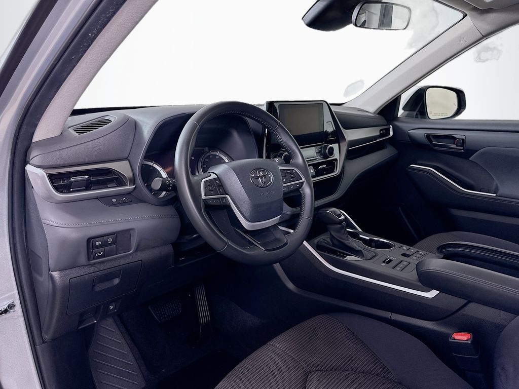 Thumbnail: 2024 Toyota Highlander - 9