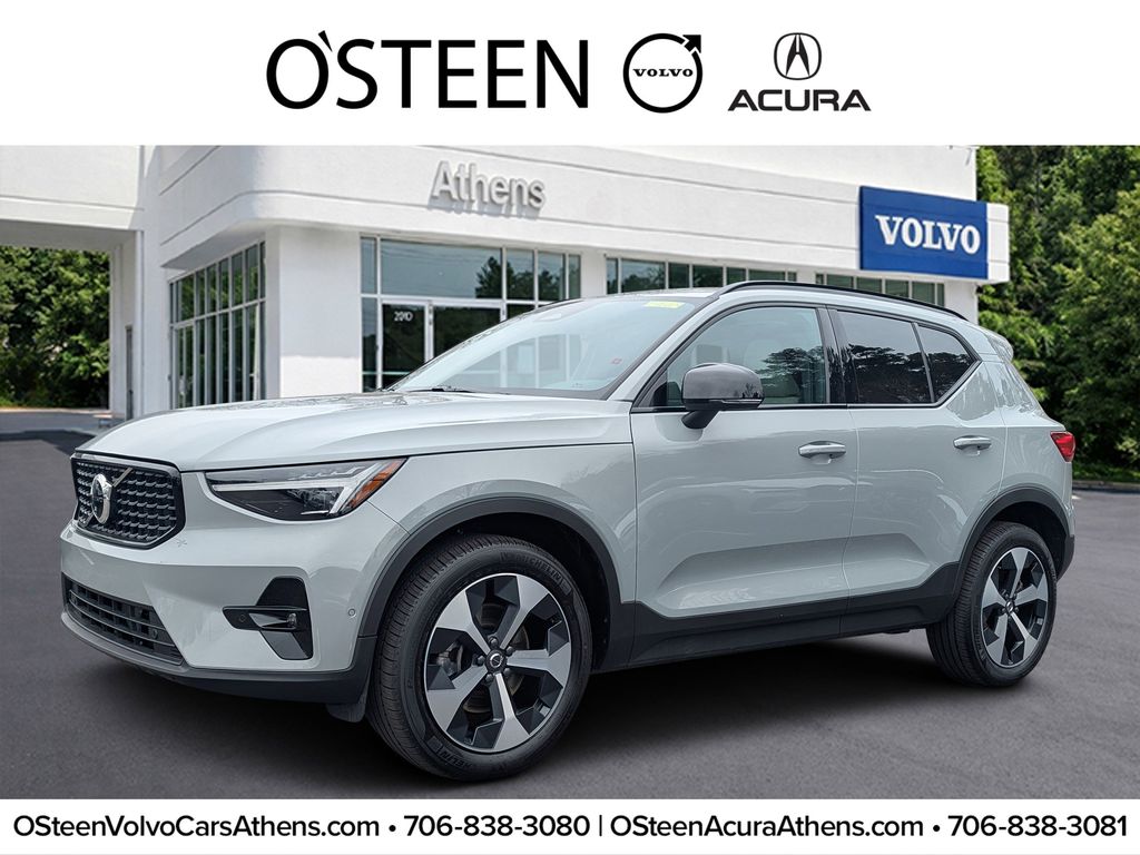 2026 Volvo XC40 B5 Plus AWD