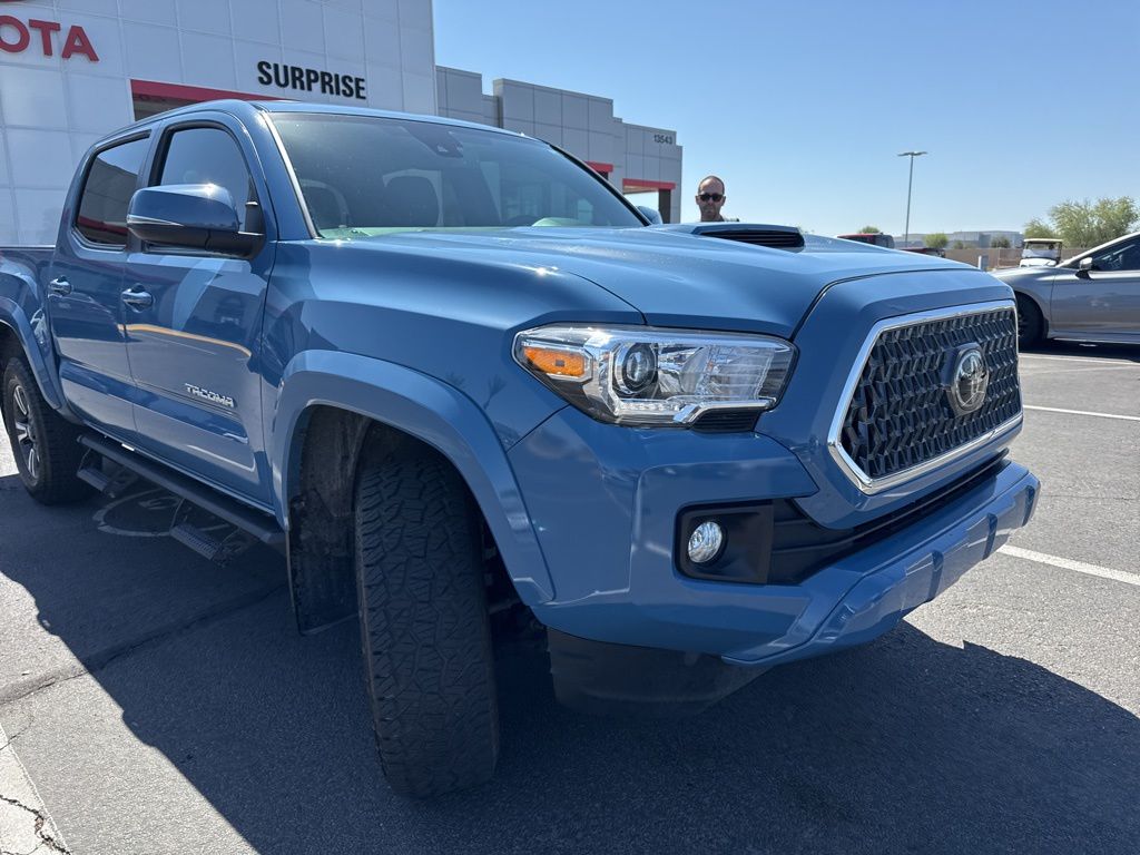 Thumbnail: 2019 Toyota Tacoma - 3