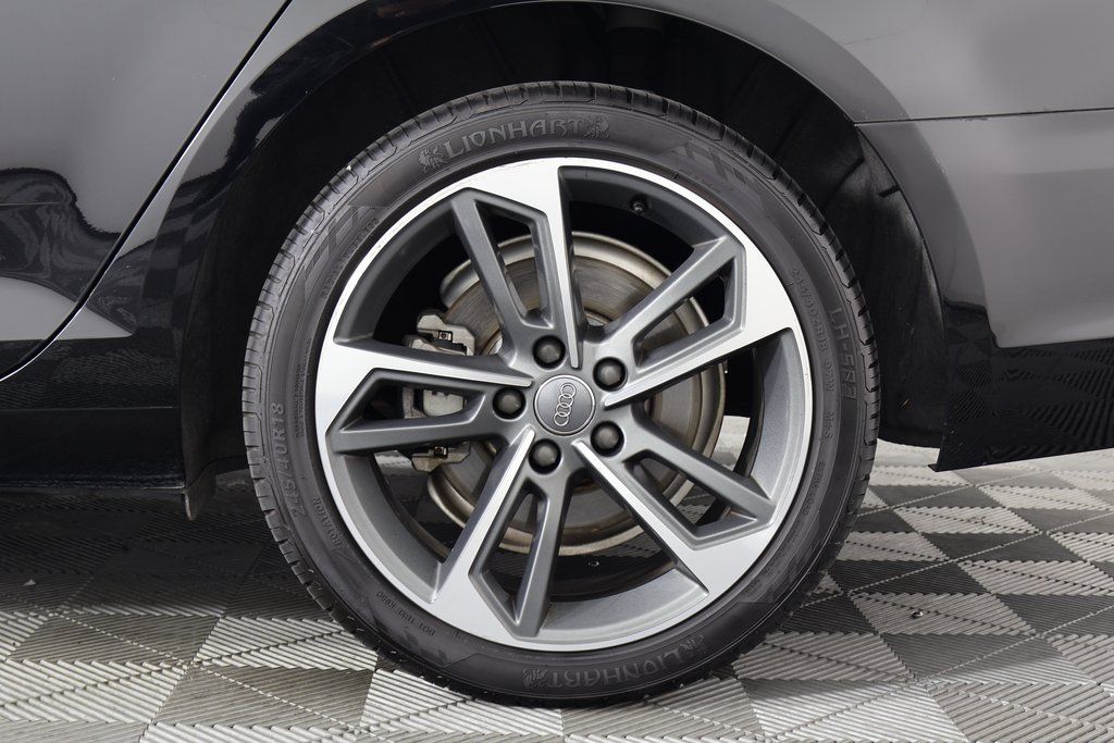 Thumbnail: 2019 Audi A4 - 16