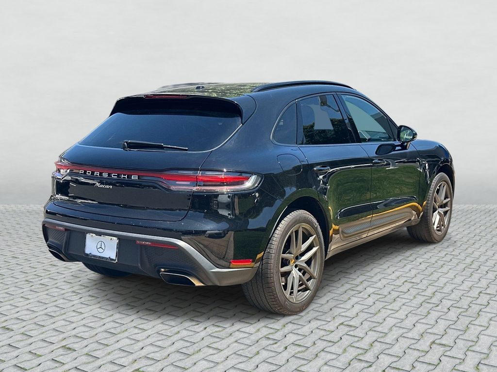 Thumbnail: 2022 Porsche Macan - 5