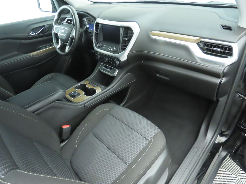 2023 GMC Acadia SLE 17