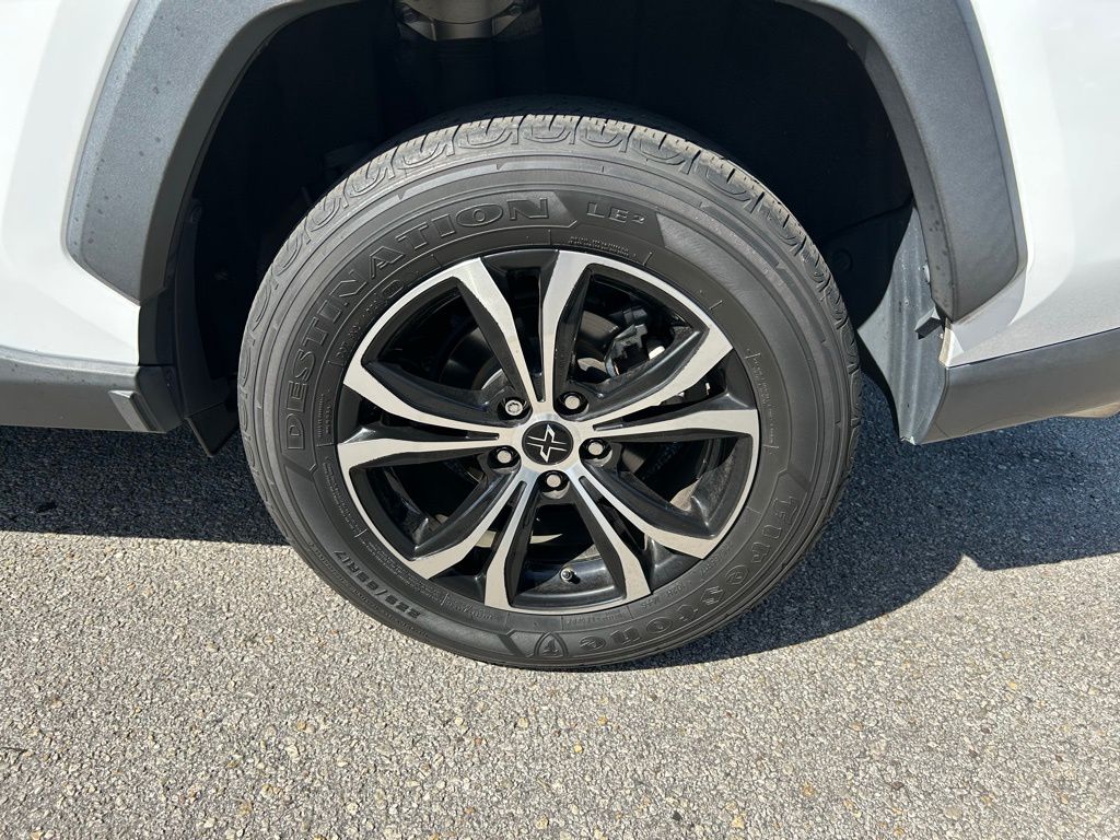 Thumbnail: 2022 Toyota RAV4 - 9