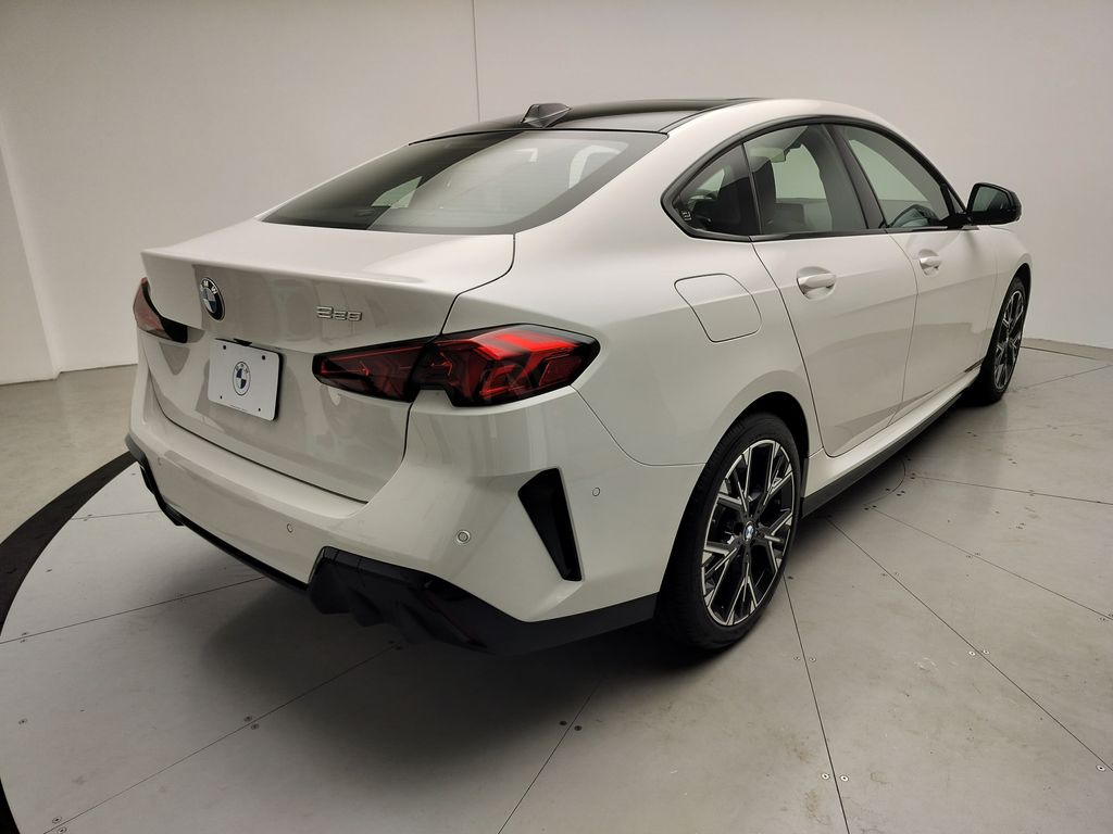 Thumbnail: 2026 BMW 2 Series - 3