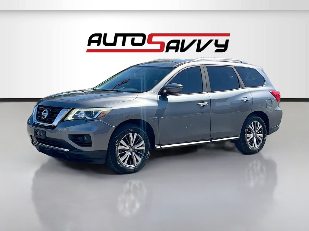 Used 2017 Gray Nissan SV image 3