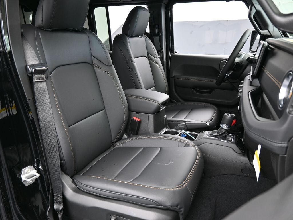 New 2026 Black Clearcoat Jeep Sahara image 41
