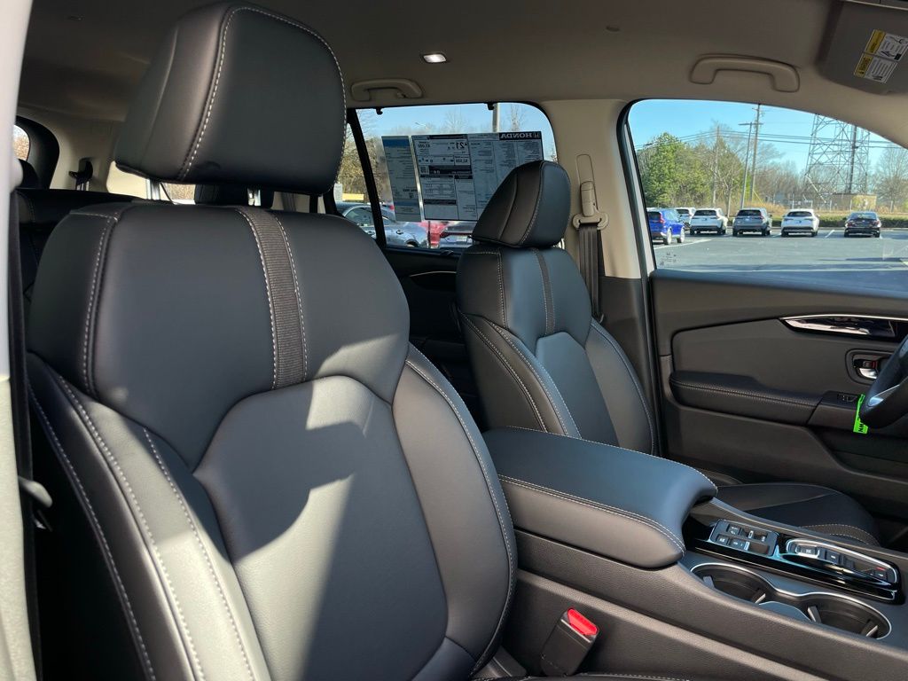 Thumbnail: 2025 Honda Pilot - 31