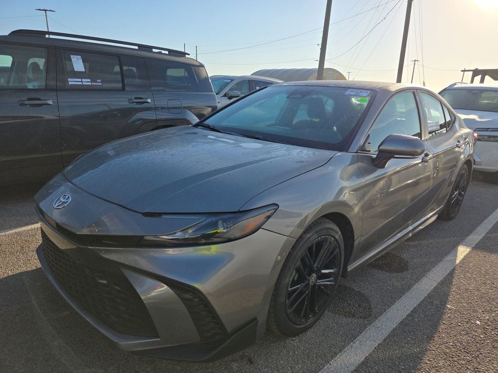 2025 Toyota Camry SE Hybrid's photo