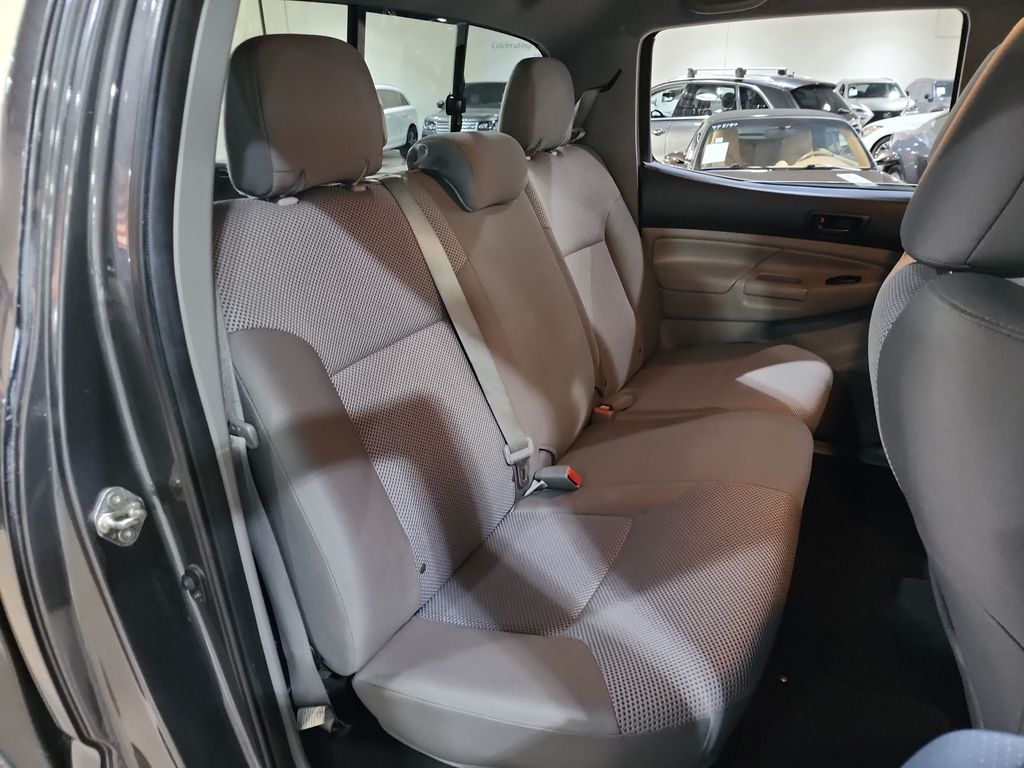 2014 Toyota Tacoma V6 photo